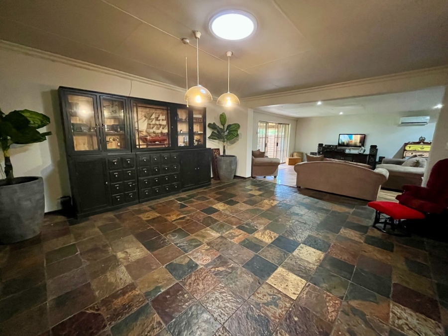 3 Bedroom Property for Sale in La Hoff North West